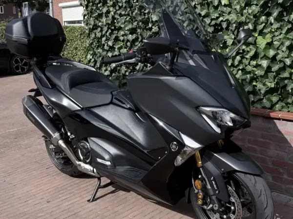 2017 Yamaha Tmax DX - € 8.250 (1/1)