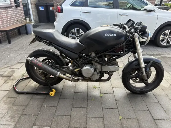 2002 Ducati Monster 620 - € 1.550 (1/1)