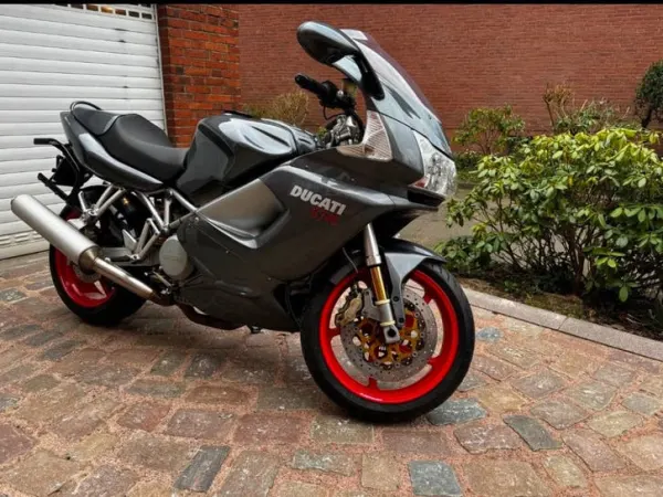Year unknown Ducati ST 4 - €3,950 · Bidding (1/1)