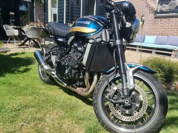 2023 Kawasaki Z900RS Blauw-Zo Goed als nieuw! - € 9.999 · Bieden (1/1)