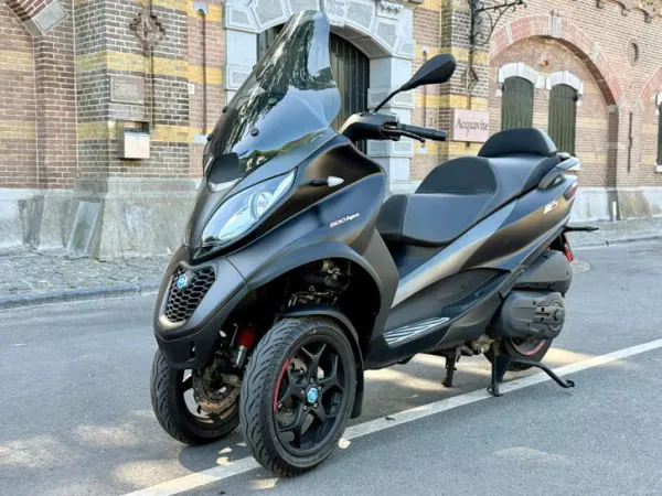 2018 Piaggio MP3 500 - €6,750 · Bidding (1/1)