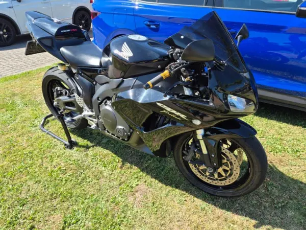 2006 Honda CBR 1000 RR Fireblade uit 2006 met Yoshimura Uitlaat - €5,250 (1/1)