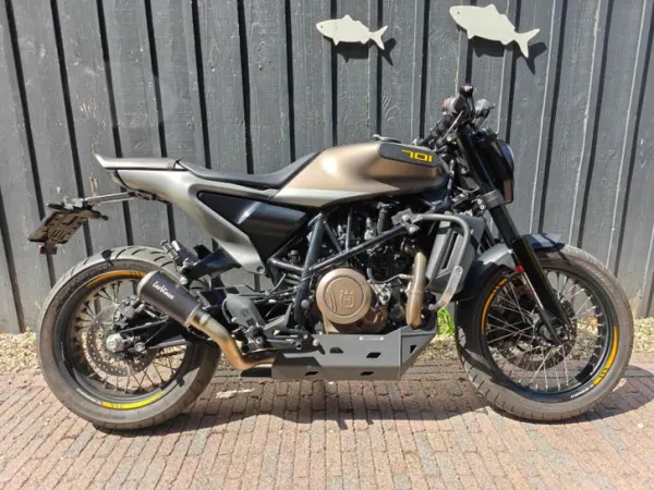 2019 Husqvarna Svartpilen 701-Unieke Uitvoering met Extras - € 6.750 · Bieden (1/1)