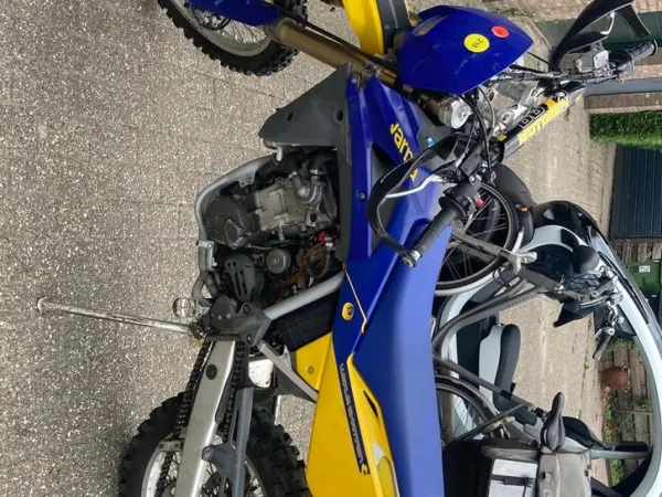 Bouwjaar onbekend Husqvarna 250 cc 2 takt. Bj 2004 - € 2.450 · Bieden (1/1)