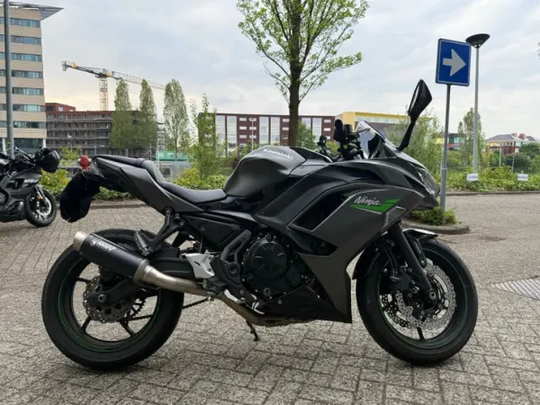 Bouwjaar onbekend Kawasaki Ninja 650 - € 8.150 · Bieden (1/1)