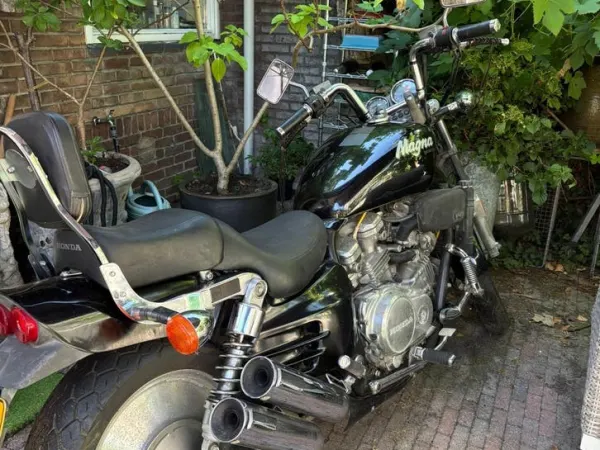 Bouwjaar onbekend Honda Super Magna 750 cc-Lage Kilometerstand - € 2.450 (1/1)