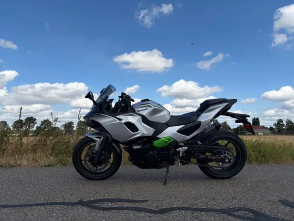 2024 Kawasaki Ninja 7 Hybrid - € 6.000 · Bieden (1/1)