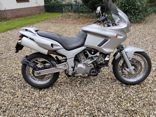 2001 Suzuki V-Strom 1000 - € 1.600 (1/1)