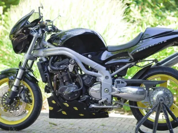 1999 Triumph Speed Triple Special Version Naked Bike met looks! - €2,500 (1/1)