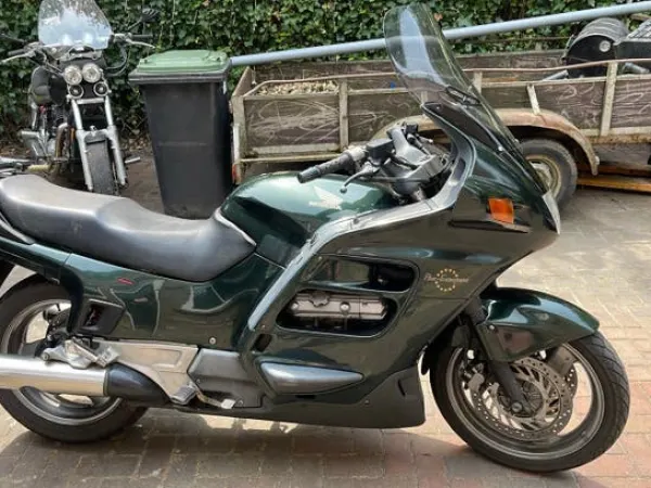 Bouwjaar onbekend Honda ST1100 Pan European Toermotor - € 750 · Bieden (1/1)