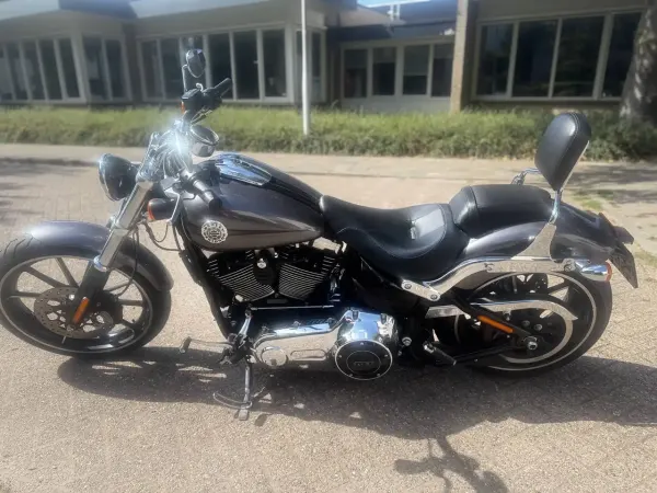2015 Harley-Davidson Breakout - € 20.995 (1/1)