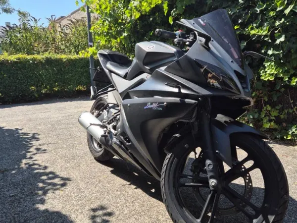 2009 Yamaha YZF R 125 - € 2.000 · Bieden (1/1)