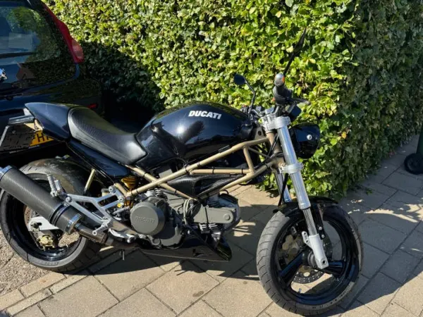 2001 Ducati Monster 600-Klassieke Naked Bike - € 1.950 (1/1)