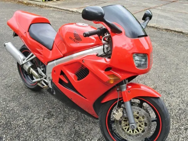 1994 Honda VFR 750 uit 1994-Klassieke Sporttoermotor - Bieden (1/1)