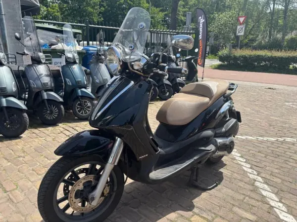 2016 Piaggio Beverly 500 Cruiser - € 1.750 (1/1)
