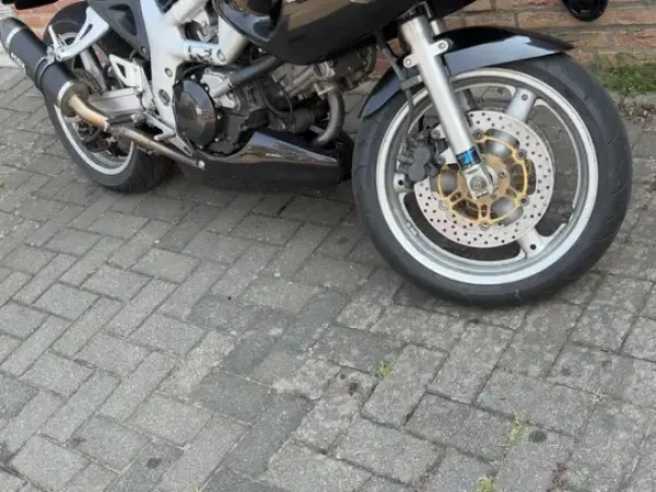 2000 Suzuki SV 650 - € 1.050 (1/1)