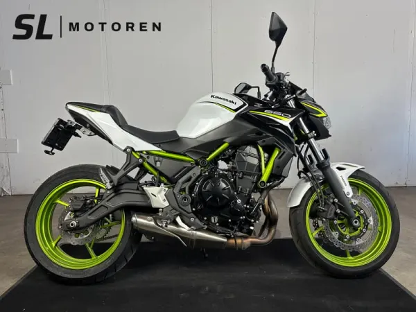 2021 Kawasaki Z650 (2021)-2.500 km-Nieuwstaat! ( z 650 ) - € 6.450 (1/1)
