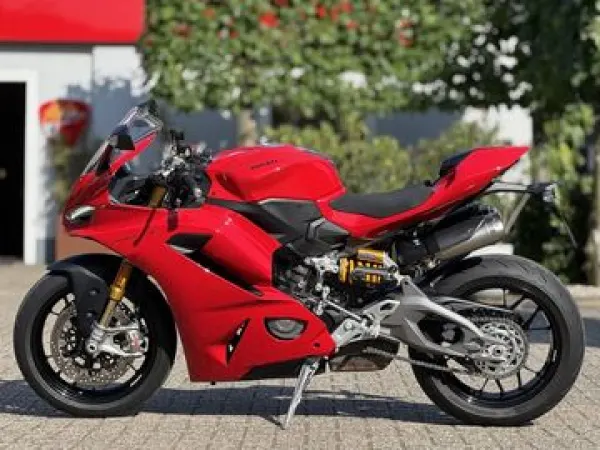 2025 Ducati Panigale V2S - € 19.250 (1/1)