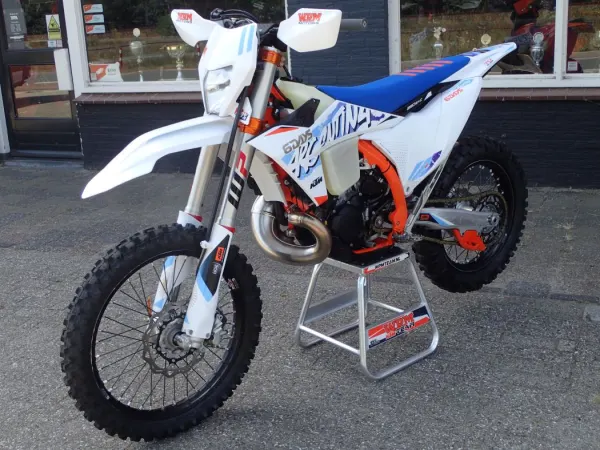 2024 KTM 250 EXC 2024 6 day’s – 4903 km ( nw Model !!! ) - € 9.450 · Bieden (1/1)