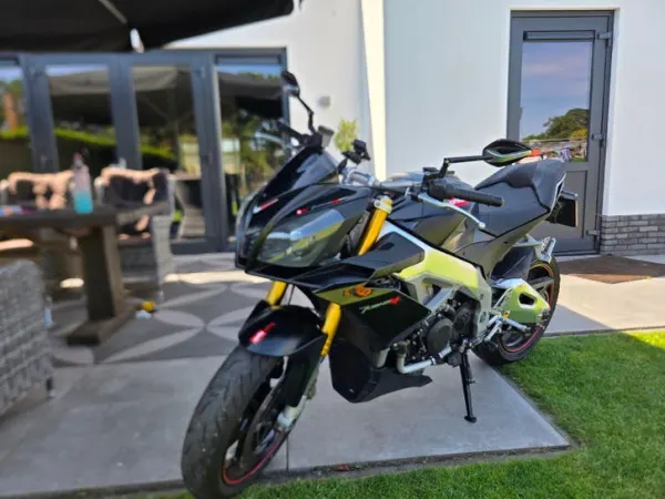 2011 Aprilia Tuono v4 Aprc - Bidding (1/1)