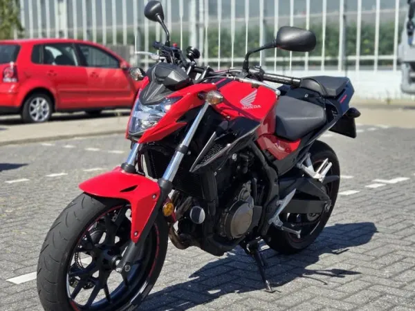 2017 Honda CB500F-Sportieve Naked Bike met LeoVince Uitlaat - € 5.000 · Bieden (1/1)