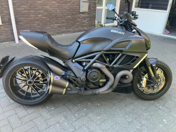2013 Ducati Diavel - € 10.500 · Bieden (1/1)