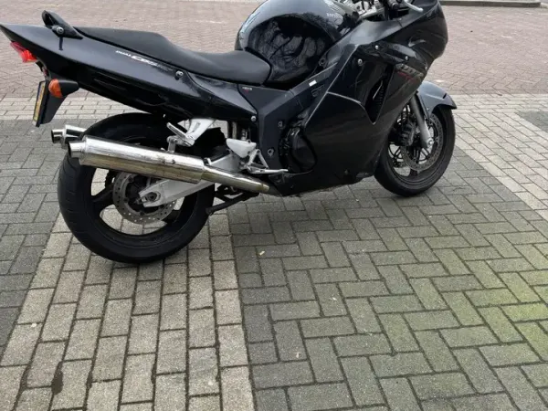 1997 Honda CBR 1100 - € 1.000 (1/1)