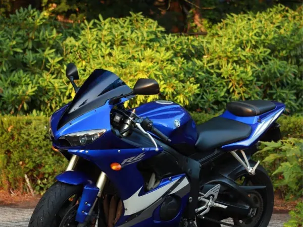 2006 Yamaha YZF R6 - €4,700 · Bidding (1/1)
