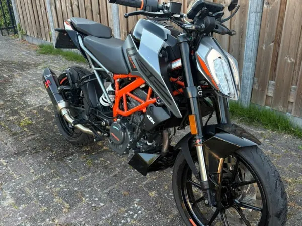 2021 KTM 125 Duke - €4,300 · Bidding (1/1)