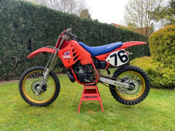 1987 Honda CR 250 - €5,000 · Bidding (1/1)