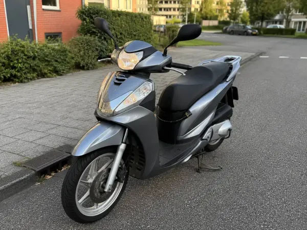 2014 Honda SH 300 - €2,500 (1/1)