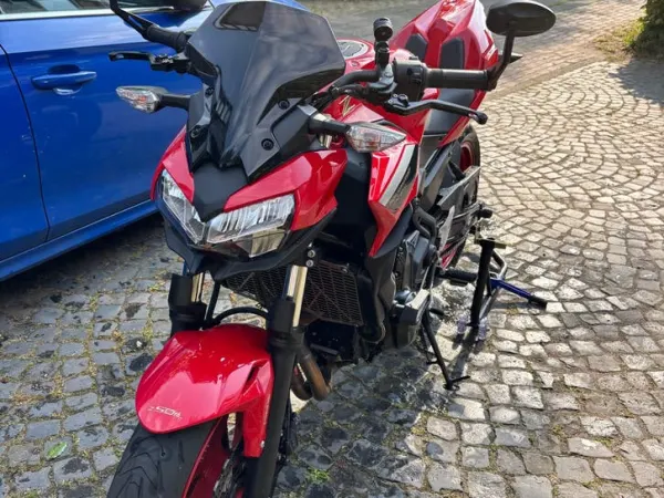 2022 Kawasaki Z650 50th Anniversary 2022 Akrapovic-Beste DEAL!! - €6,750 · Bidding (1/1)
