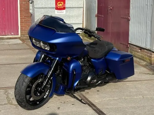 2017 Harley-Davidson Road Glide - €23,500 · Bidding (1/1)