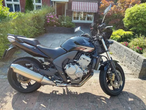 2011 Honda CBF 600 - €2,999 · Bidding (1/1)