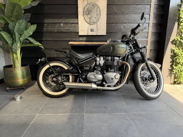 2020 Triumph Bonneville BOBBER-19924 KM | 2020 - € 13.650 · Bieden (1/1)