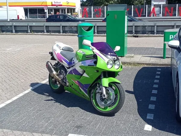 1995 Kawasaki ZXR 750 - Gereserveerd (1/1)