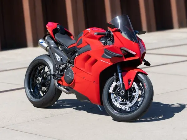 2021 Ducati Panigale V4 - € 25.000 · Bieden (1/1)