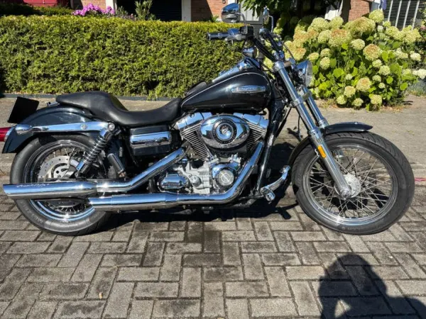 2007 Harley-Davidson Super Glide Custom 2008 - €9,999 · Bidding (1/1)