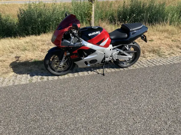 1998 Suzuki GSX-R 750 - €2,149 (1/1)