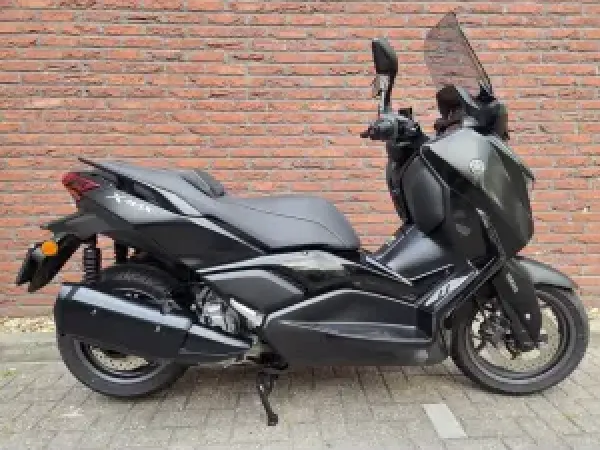 2024 Yamaha X Max 300 Tech Max - € 6.495 (1/1)