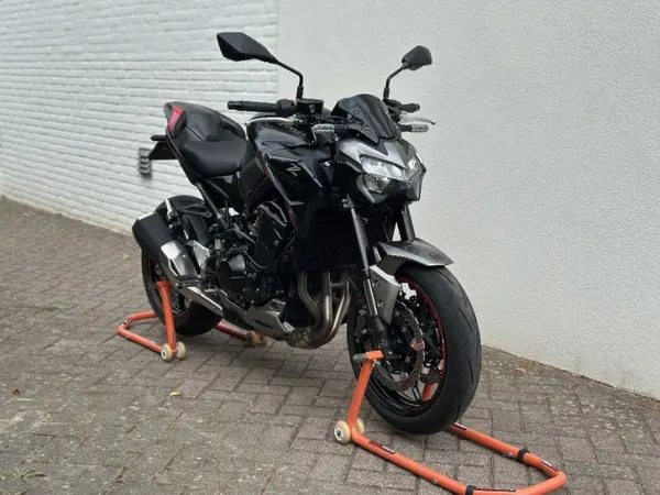 2023 Kawasaki Z900 in Nieuwstaat-Slechts 2500 km! - €9,500 · Bidding (1/1)