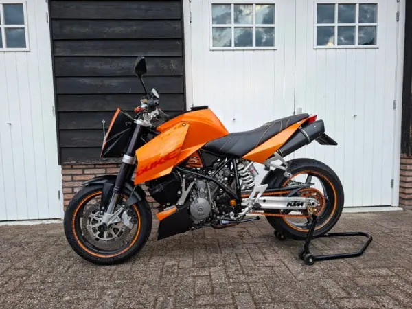 2007 KTM 990 Superduke 2007 40.234km Beurt Gehad - €3,750 · Bidding (1/1)