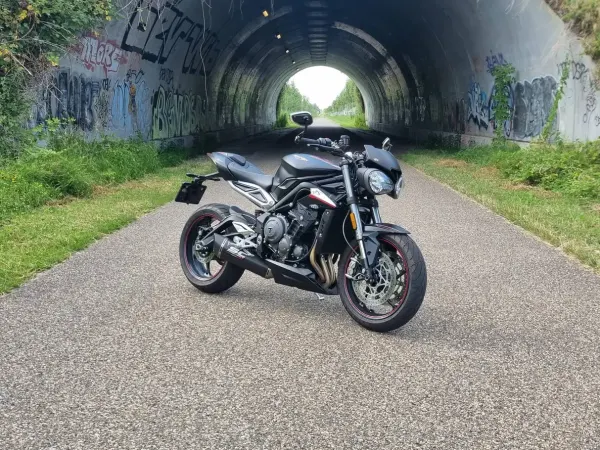 2019 Triumph Street Triple RS - €8,350 (1/1)
