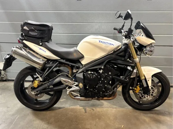 2010 Triumph Street Triple 675 - € 4.690 (1/1)