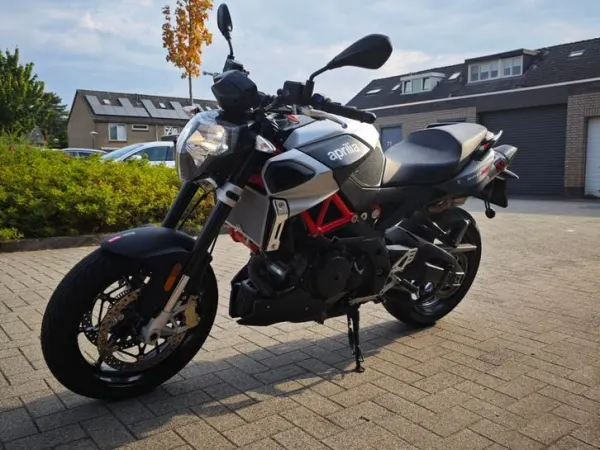 Bouwjaar onbekend Aprilia Shiver 900 - € 6.599 · Bieden (1/1)