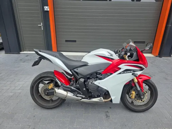 2011 Honda CBR 600 F - € 4.000 (1/1)
