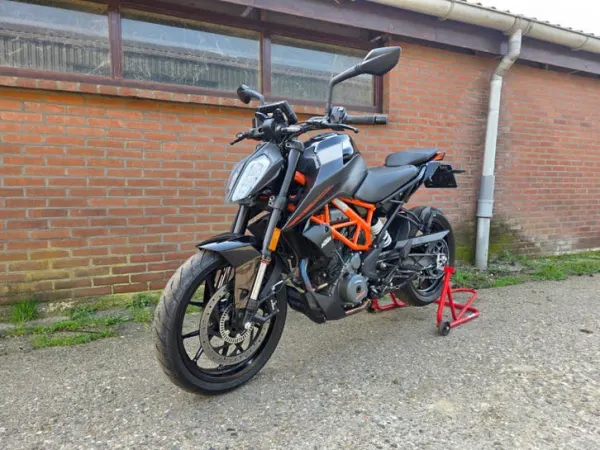 2024 KTM 390 Duke - € 4.250 · Bieden (1/1)