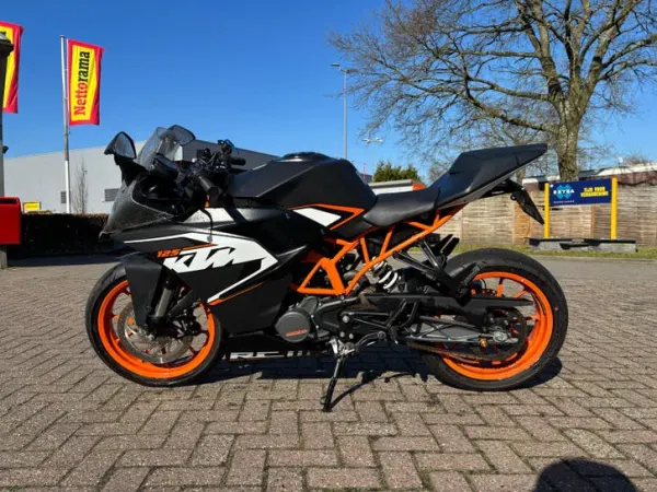 Bouwjaar onbekend KTM RC 125 - € 3.999 · Bieden (1/1)