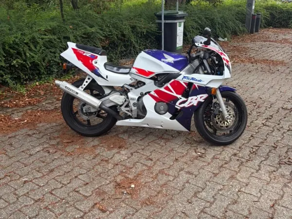 1994 Honda cbr 400 rrr - € 6.300 · Bieden (1/1)