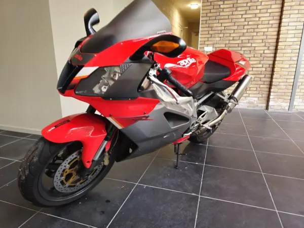 2004 Aprilia RSV 1000 R - €3,100 (1/1)